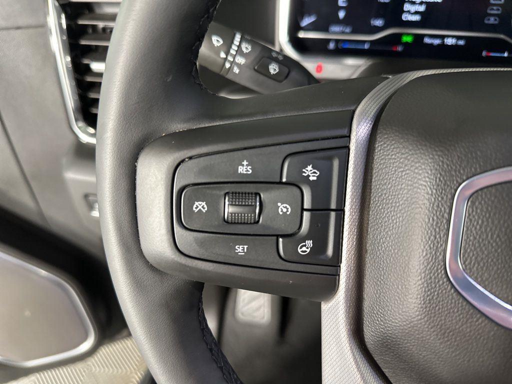 Used 2025 Onyx Black GMC Denali image 29