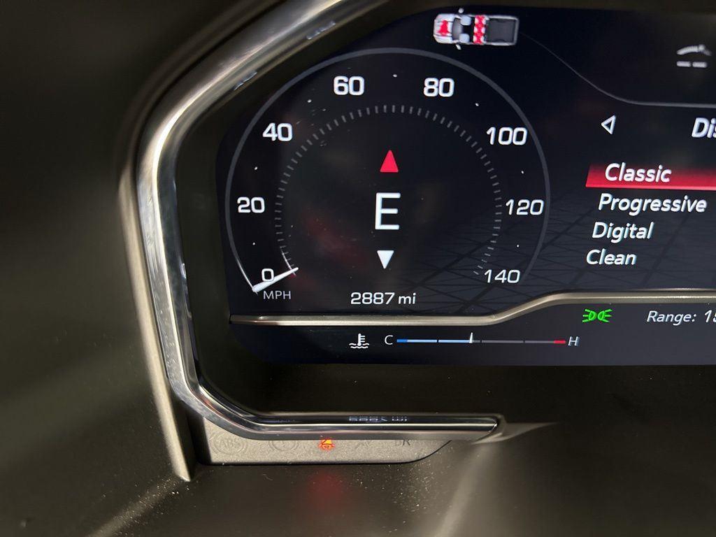Used 2025 Onyx Black GMC Denali image 32