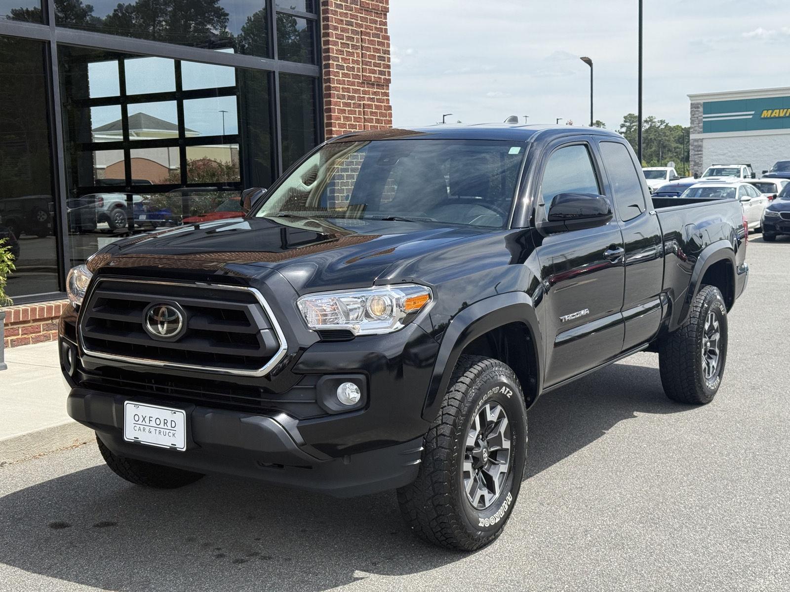 Midnight Black Metallic 2022 Toyota Tacoma Pickup Truck Four-Wheel Drive 6-Speed Automatic