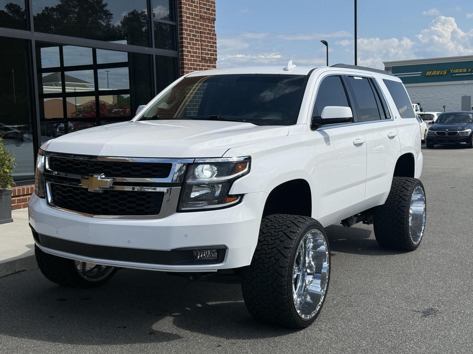 Summit White 2018 Chevrolet Tahoe SUV / Crossover Four-Wheel Drive 6-Speed Automatic