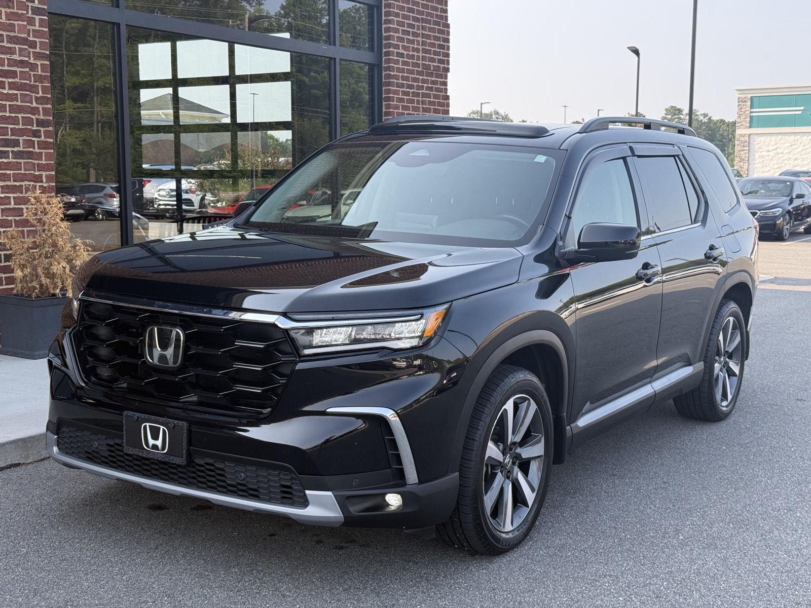 Crystal Black Pearl 2024 Honda Pilot SUV / Crossover All-Wheel Drive Automatic