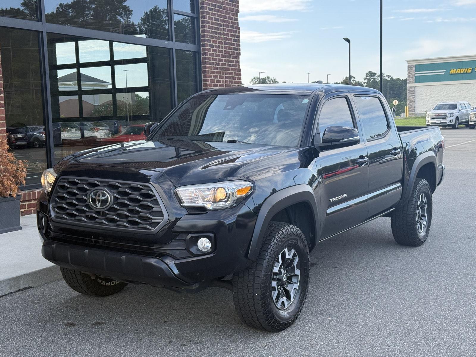 Midnight Black Metallic 2020 Toyota Tacoma Pickup Truck Four-Wheel Drive 6-Speed Automatic