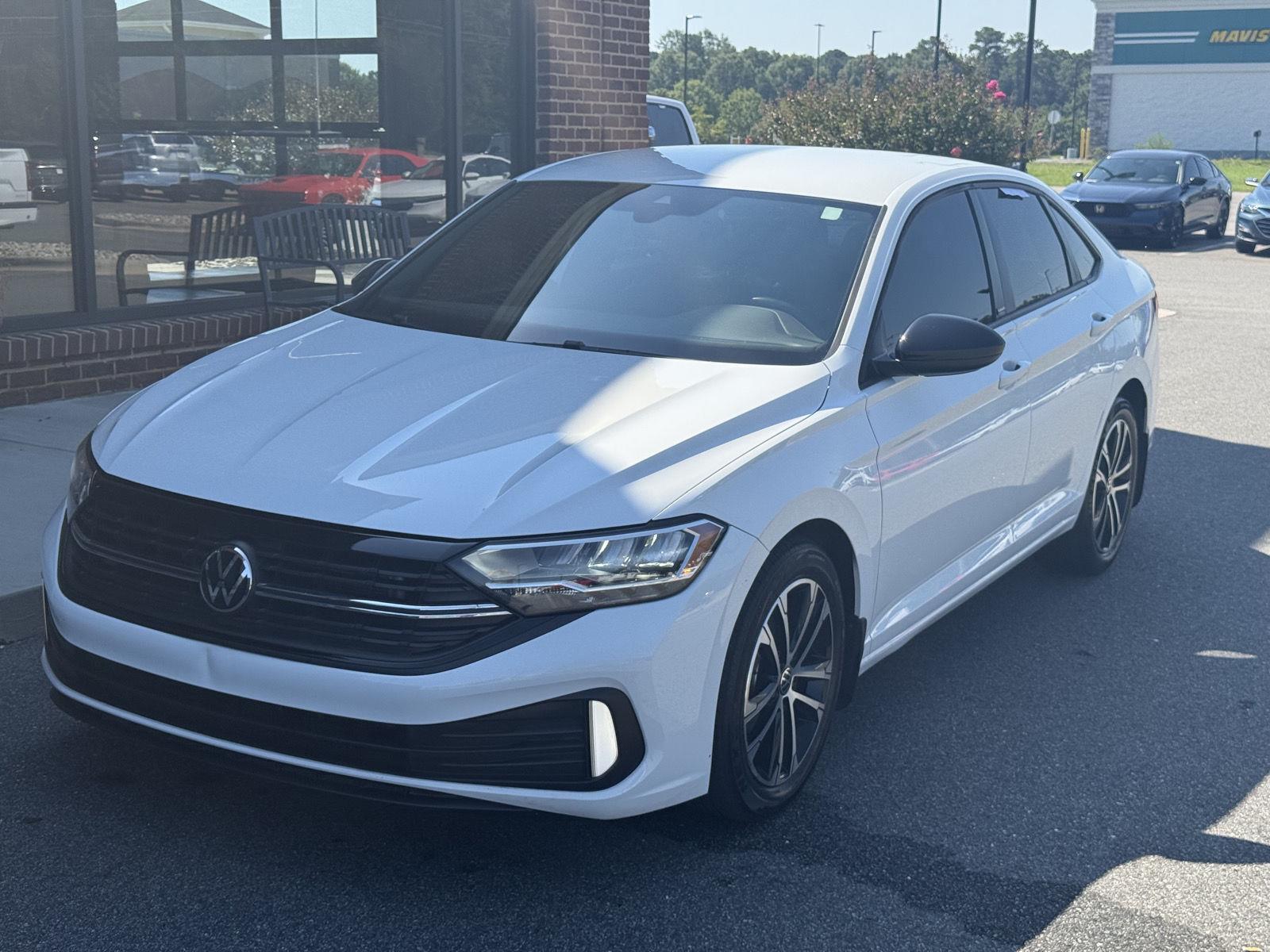 Pure White 2024 Volkswagen Jetta Sedan Front-Wheel Drive Automatic