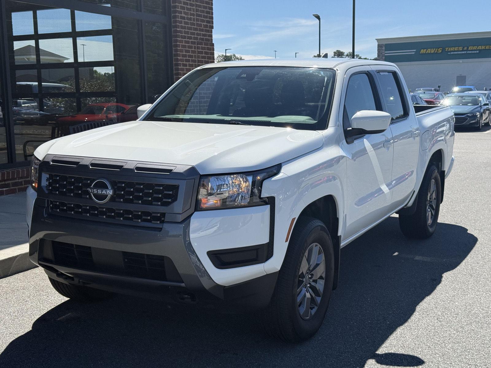 Glacier White 2025 Nissan Frontier Pickup Truck Four-Wheel Drive Automatic