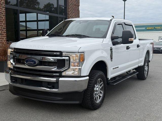 Oxford White 2022 Ford F-250 Super Duty Pickup Truck Four-Wheel Drive Automatic