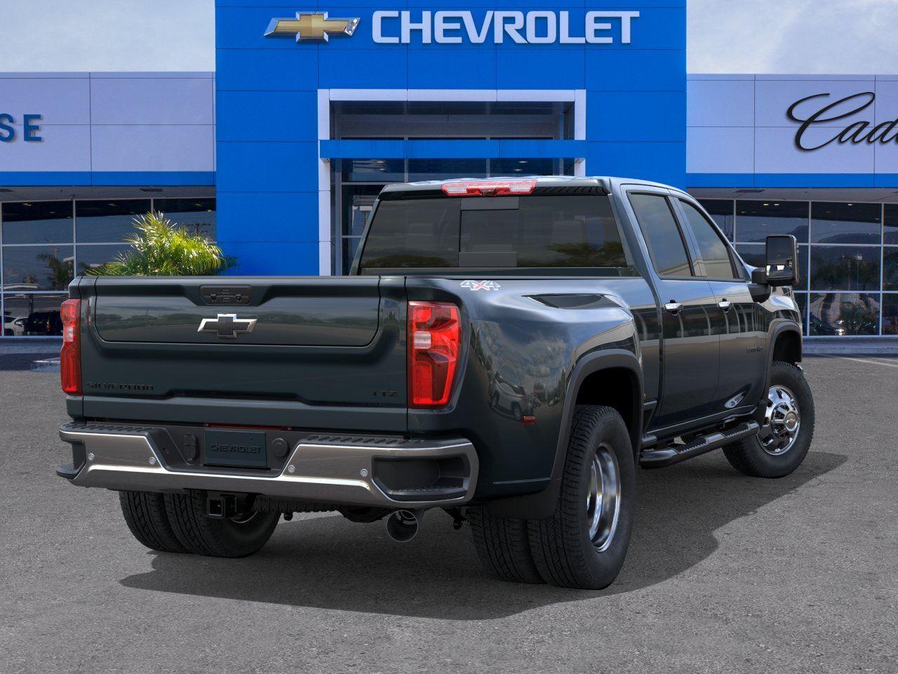View vehicle photo 4