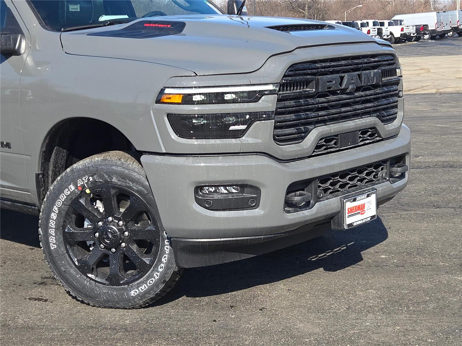 View vehicle photo 2