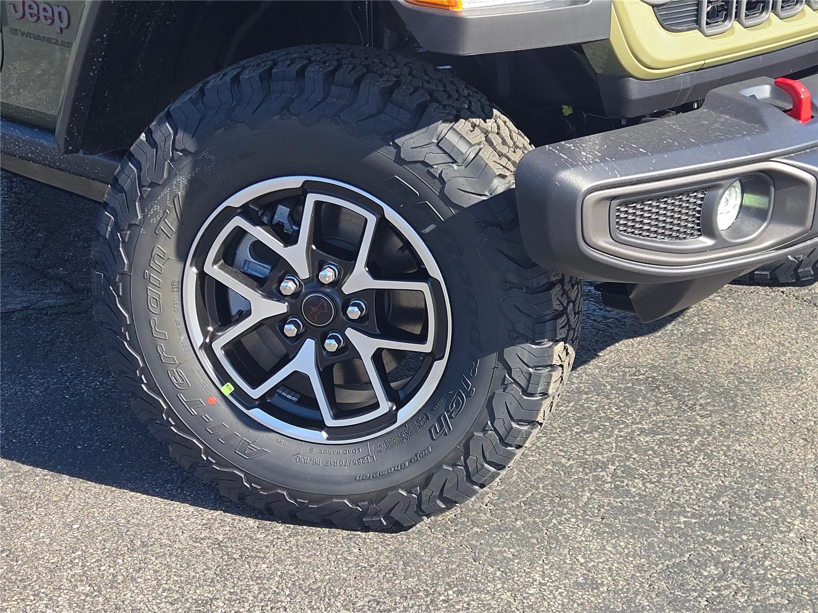 View vehicle photo 3