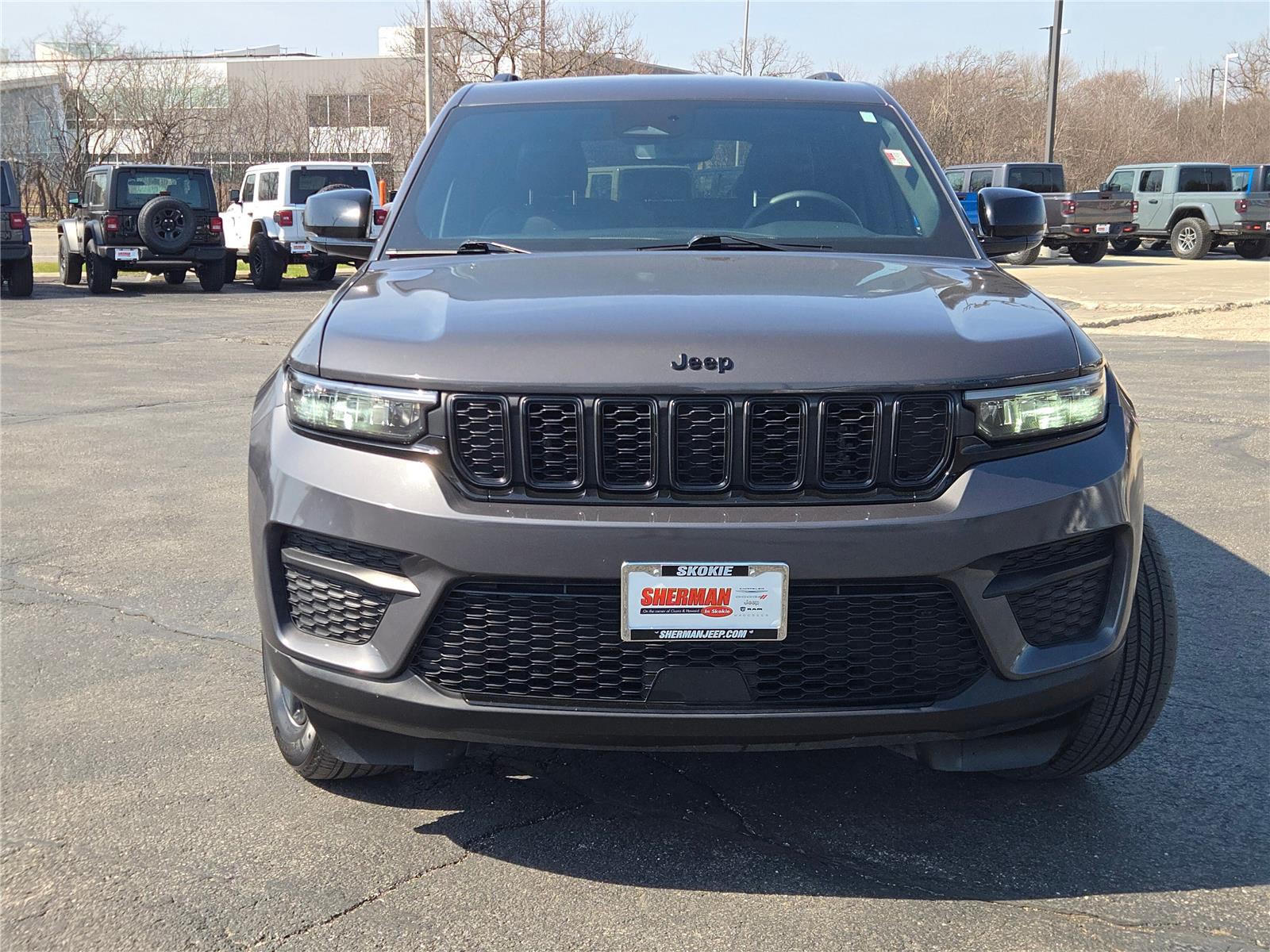 View vehicle photo 4