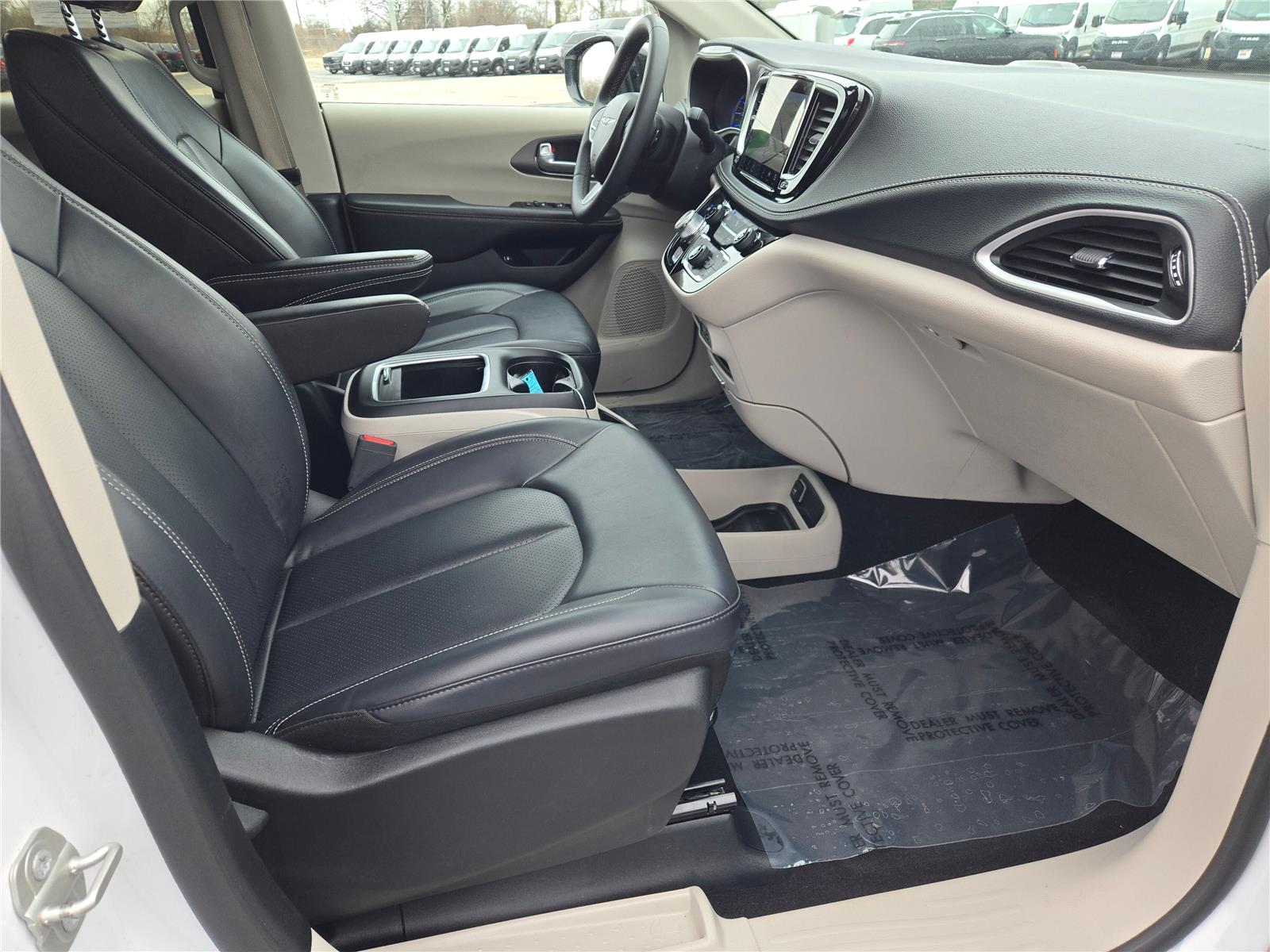 View vehicle photo 7