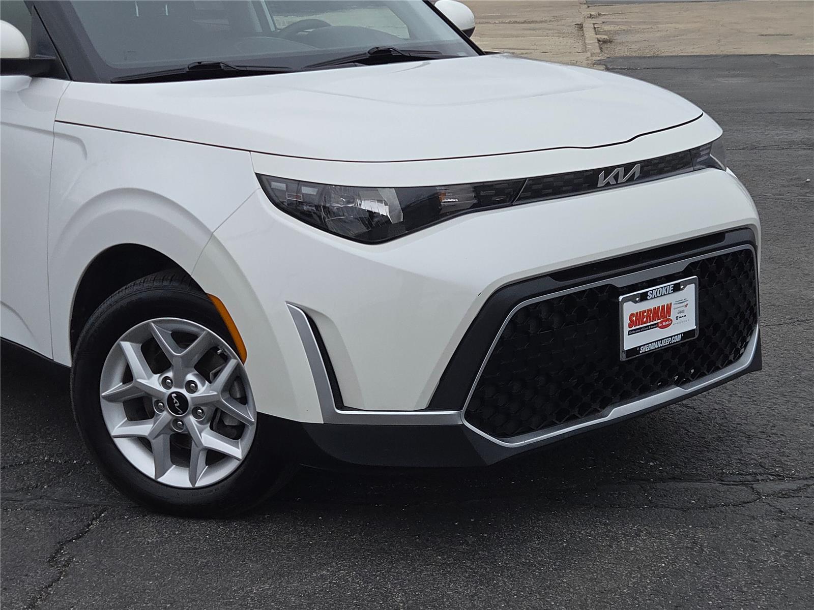 View vehicle photo 2