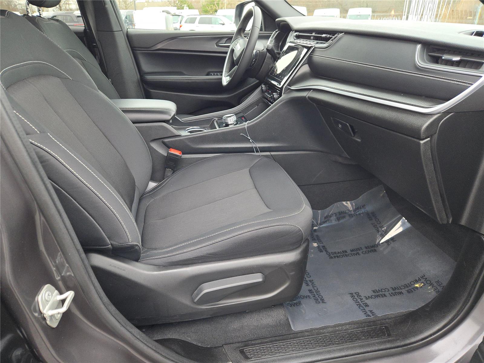 View vehicle photo 7