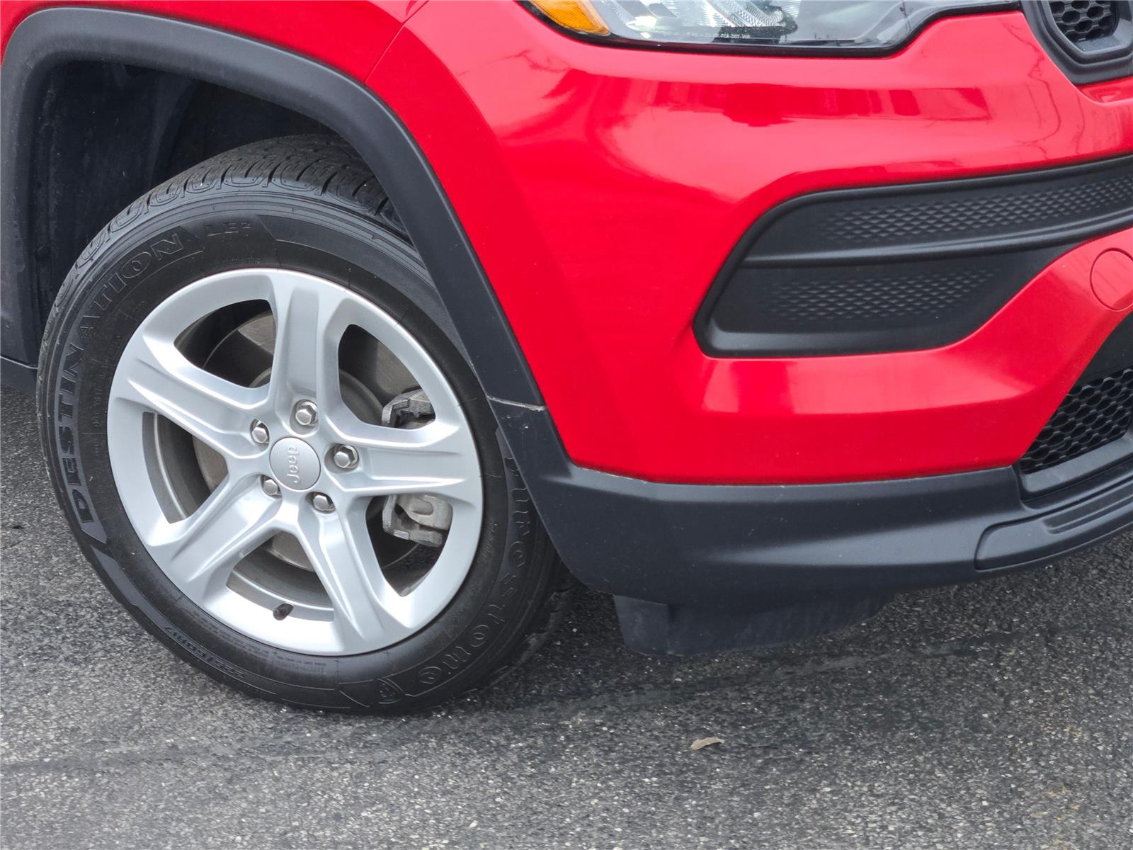 View vehicle photo 4