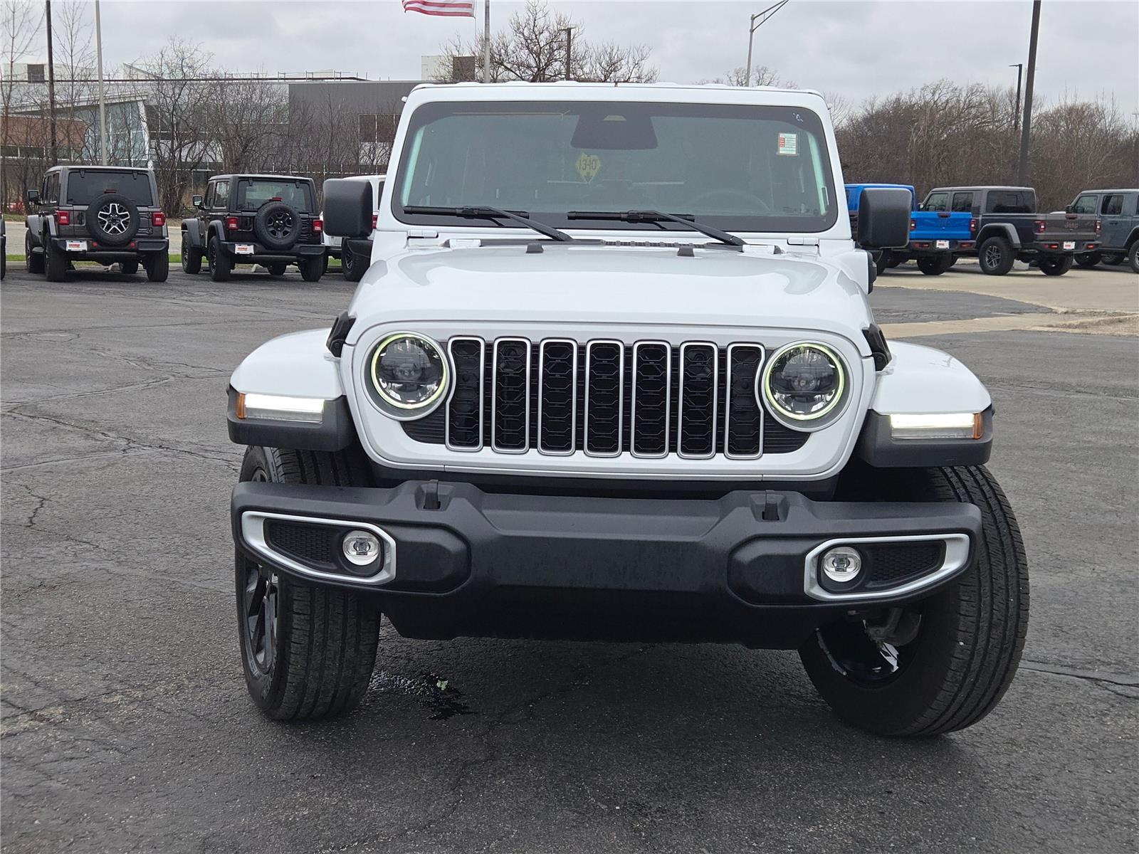 View vehicle photo 4