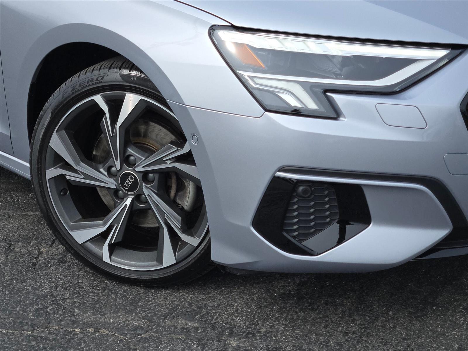 View vehicle photo 3