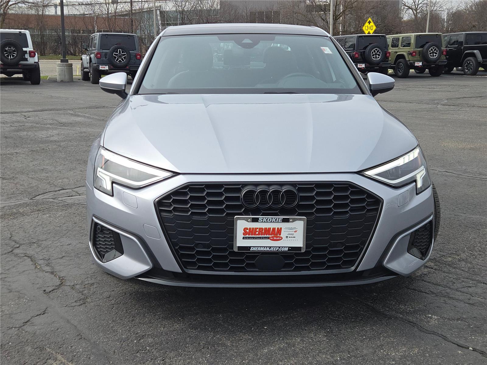 View vehicle photo 4