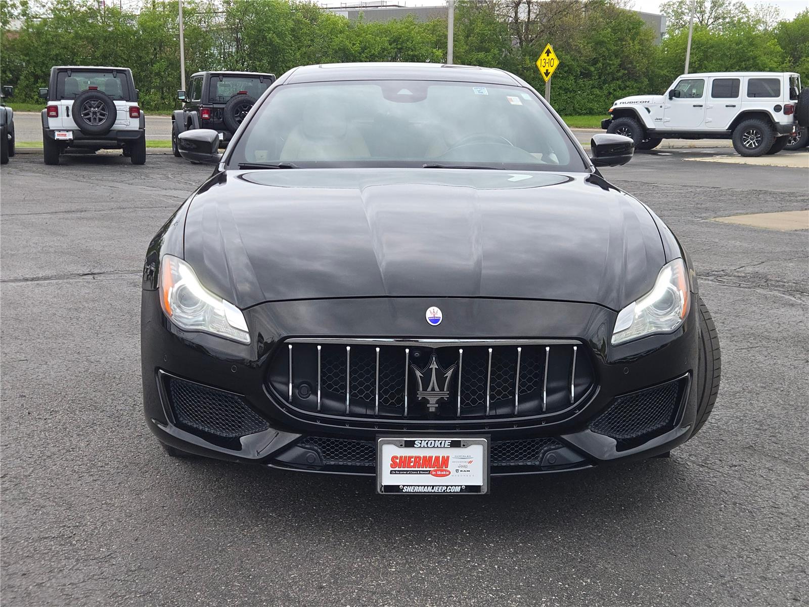 View vehicle photo 4