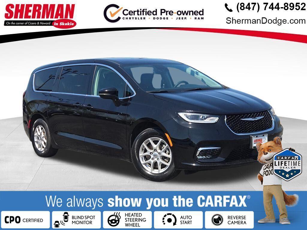 Diamond Black Crystal Pearlcoat 2024 Chrysler Pacifica Minivan Front-Wheel Drive 9-Speed Automatic