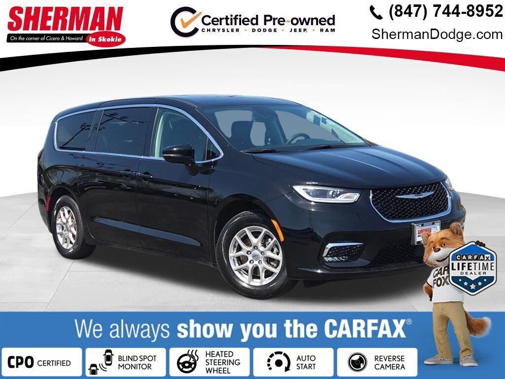 Diamond Black Crystal Pearlcoat 2024 Chrysler Pacifica Minivan Front-Wheel Drive 9-Speed Automatic