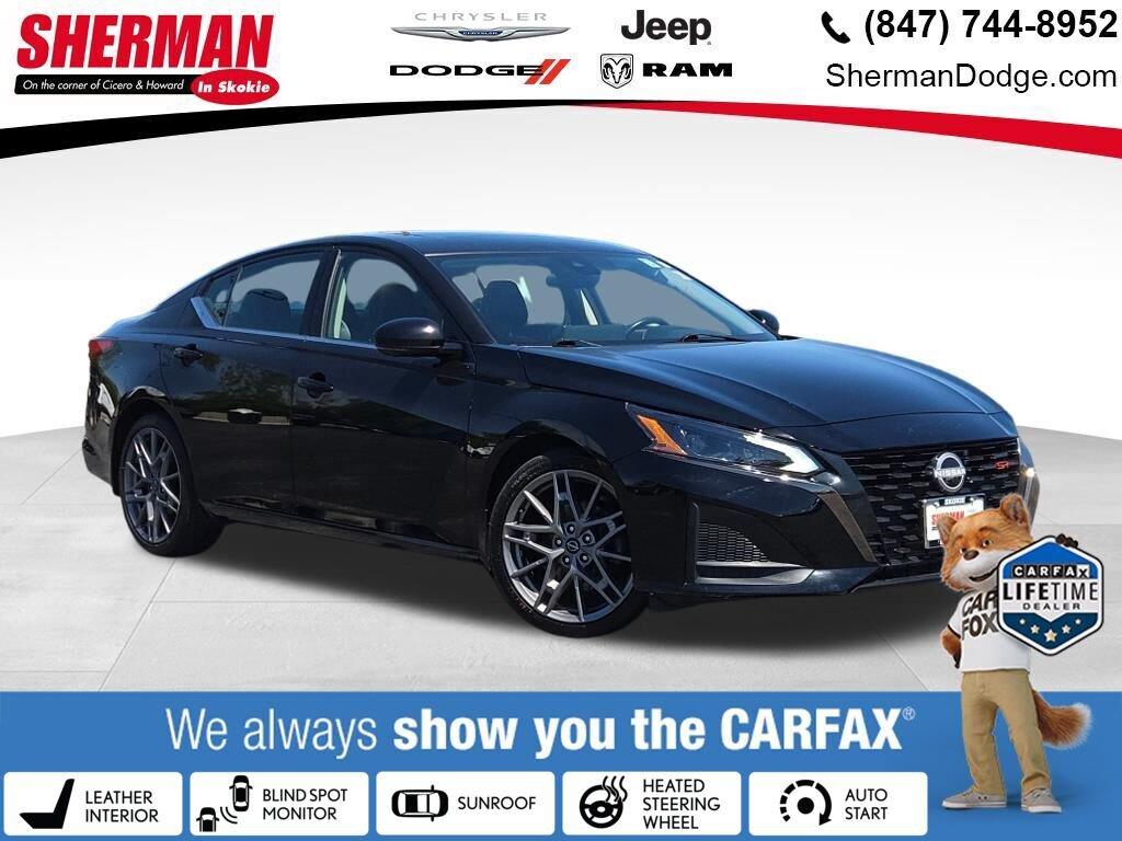 Super Black 2023 Nissan Altima Sedan Front-Wheel Drive Continuously Variable Transmission