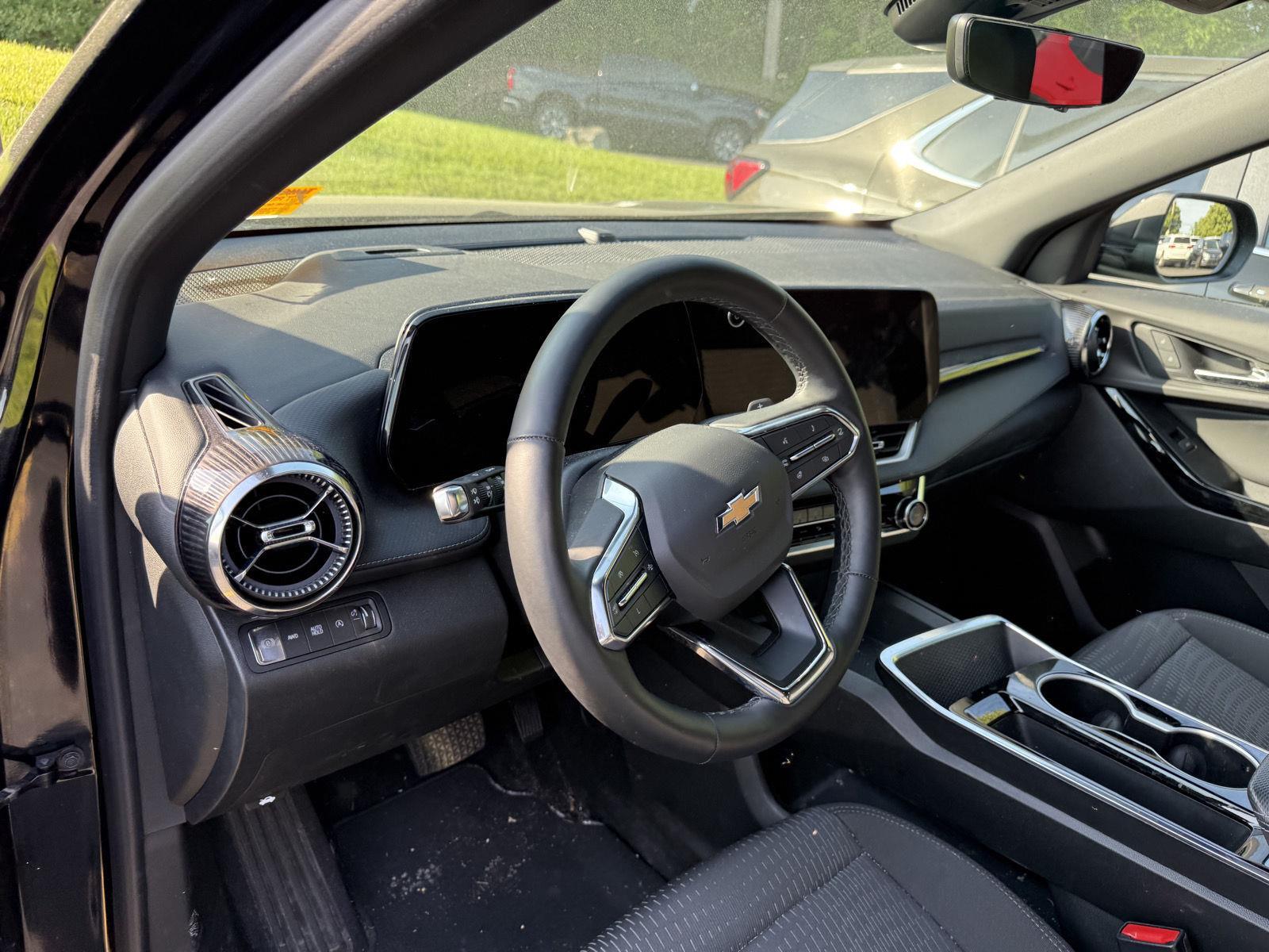 Used 2025 Mosaic Black Metallic Chevrolet AWD LT image 5