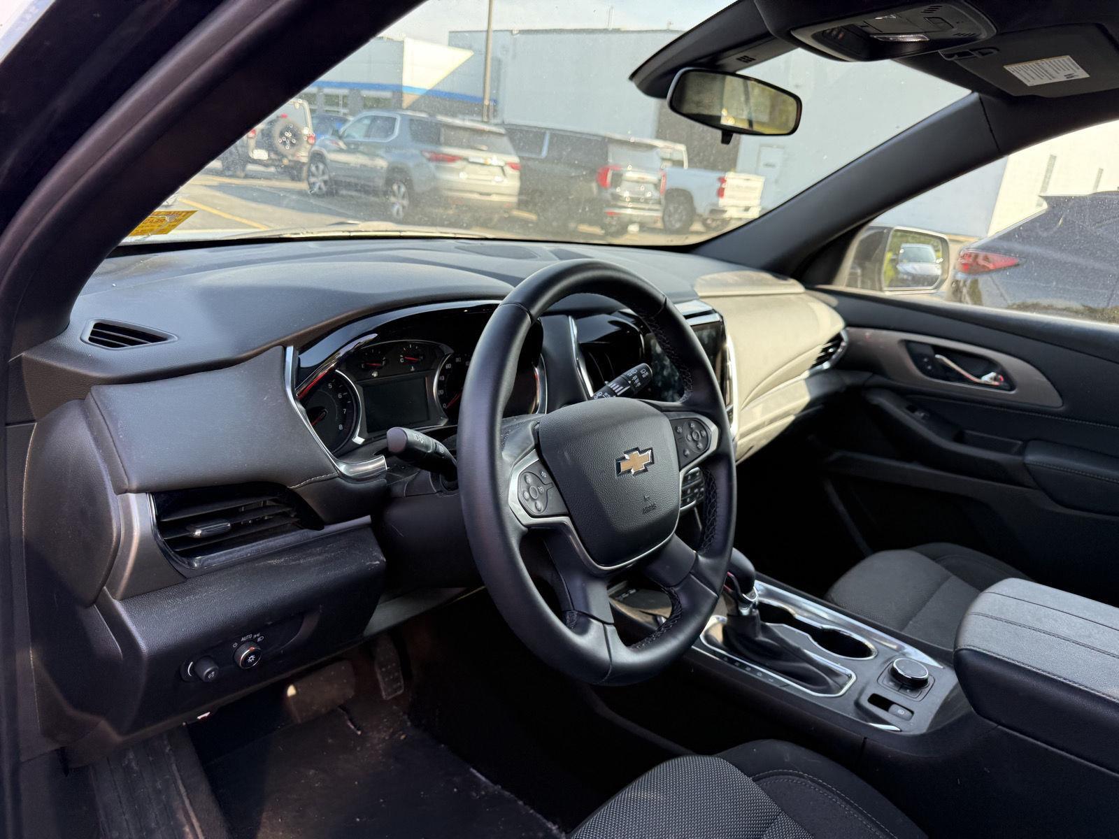 Used 2023 Mosaic Black Metallic Chevrolet LT Cloth image 5