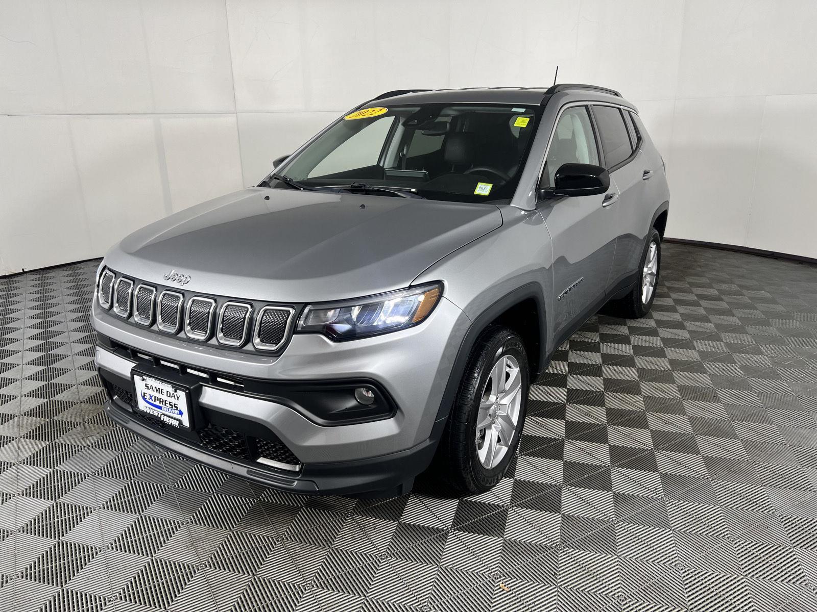 Used 2022 Billet Silver Metallic Clearco Jeep Latitude image 15