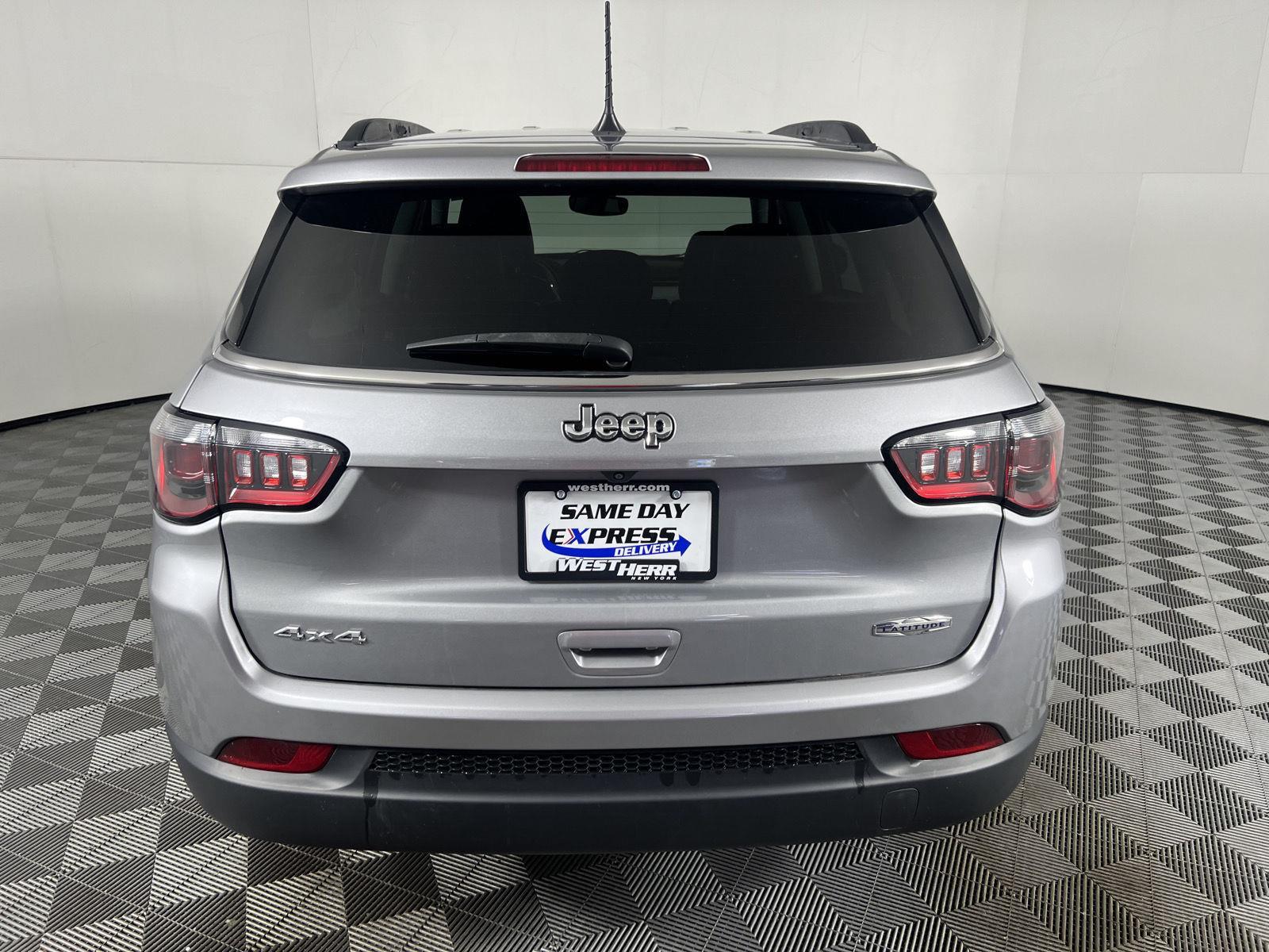 Used 2022 Billet Silver Metallic Clearco Jeep Latitude image 23