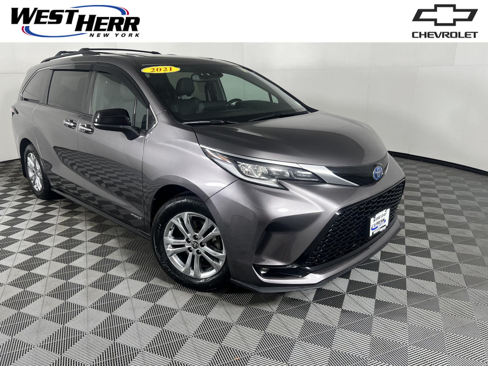 2021 Toyota Sienna XSE 7-Passenger AWD