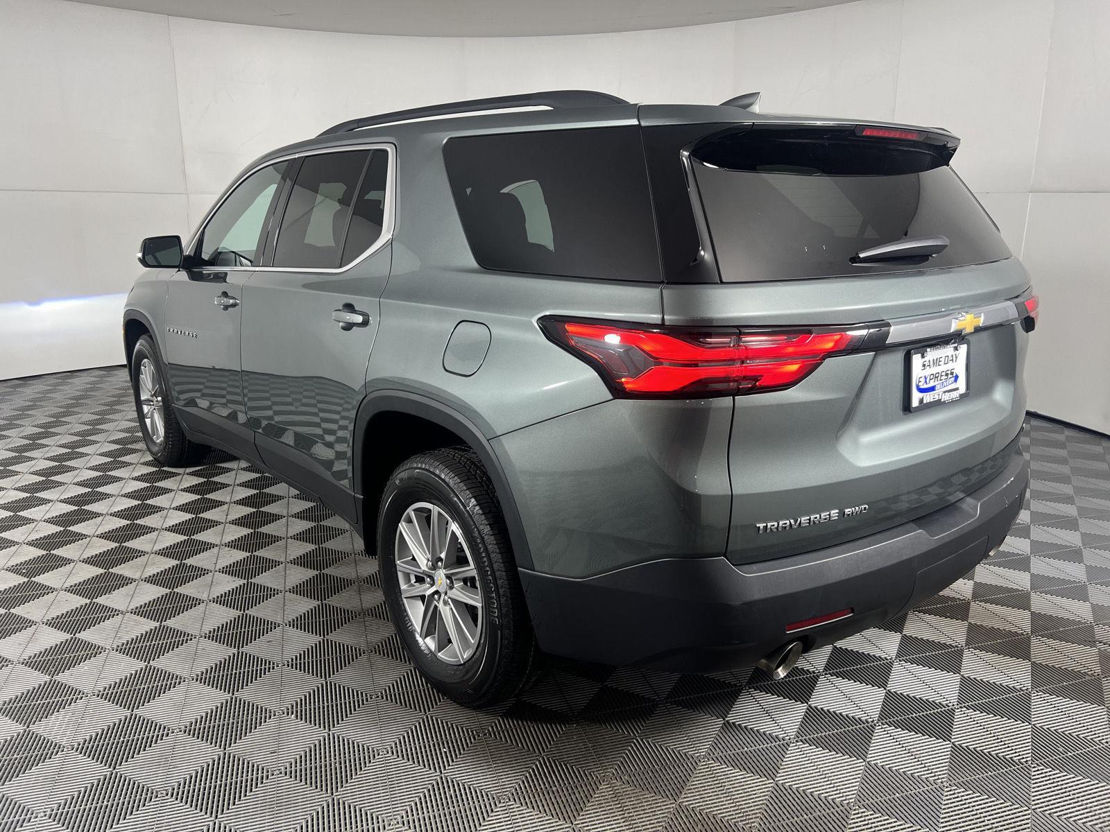 Used 2023 Silver Sage Chevrolet LT image 2