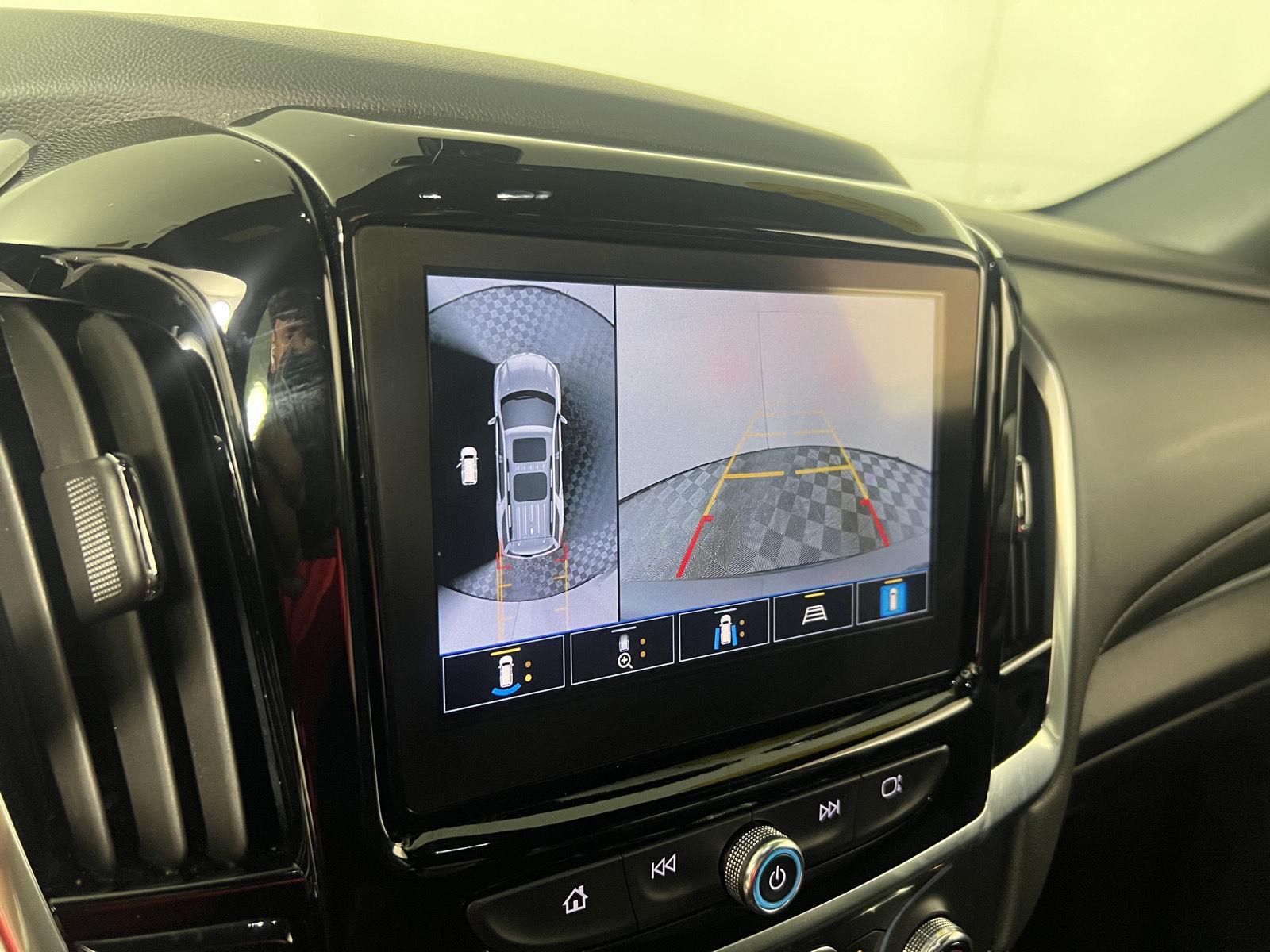 Used 2023 Silver Sage Chevrolet LT image 11