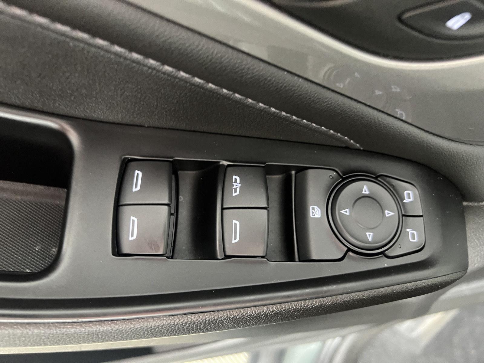 Used 2023 Silver Sage Chevrolet LT image 11