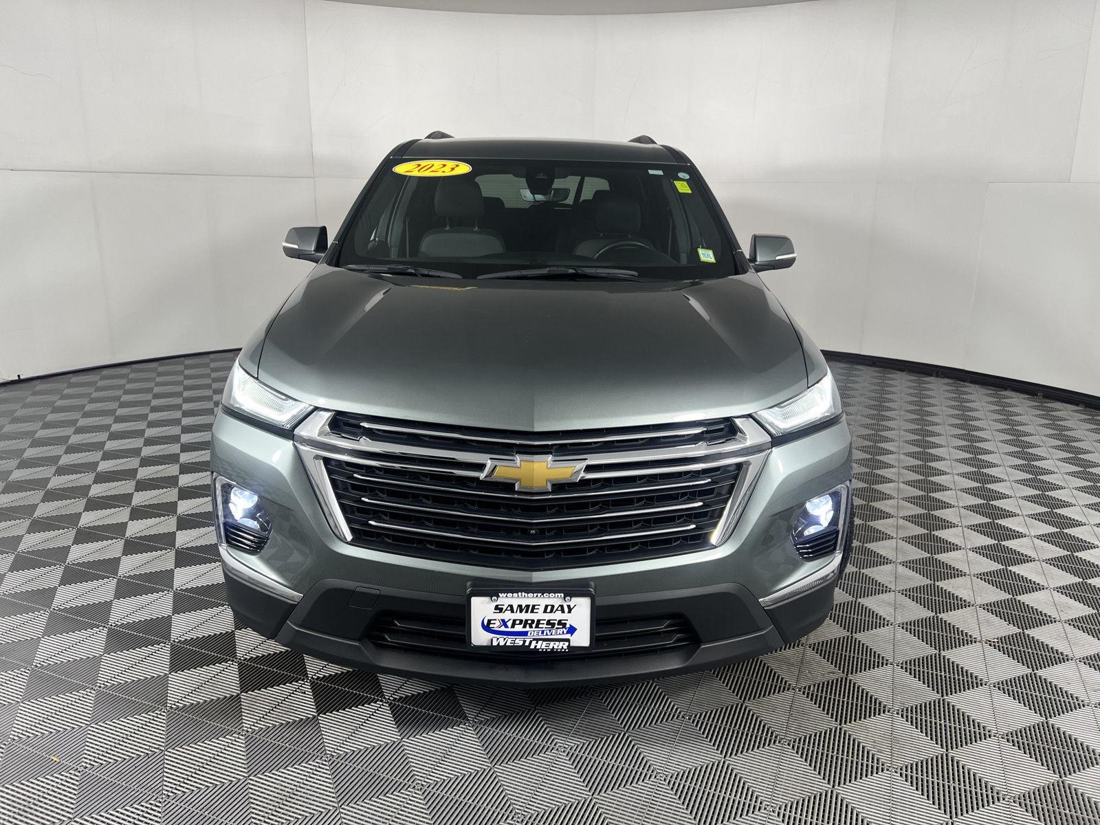 Used 2023 Silver Sage Chevrolet LT image 17