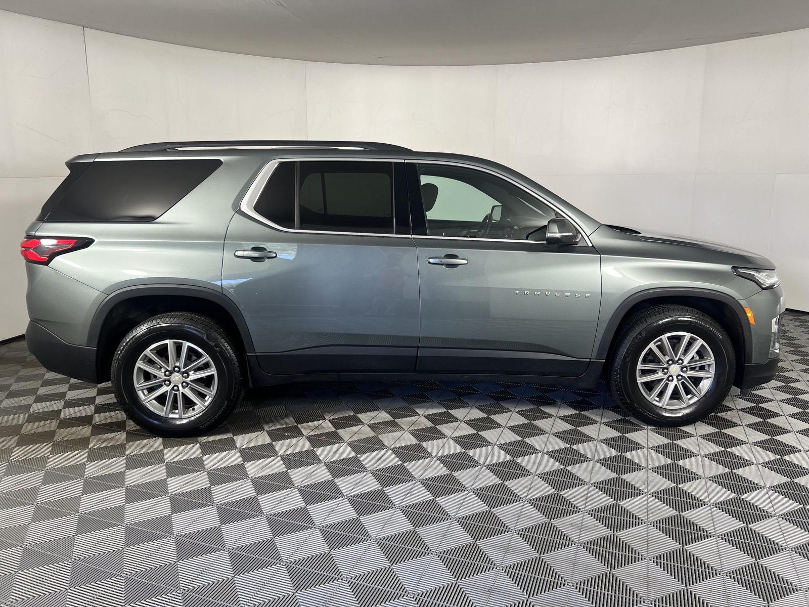 Used 2023 Silver Sage Chevrolet LT image 19
