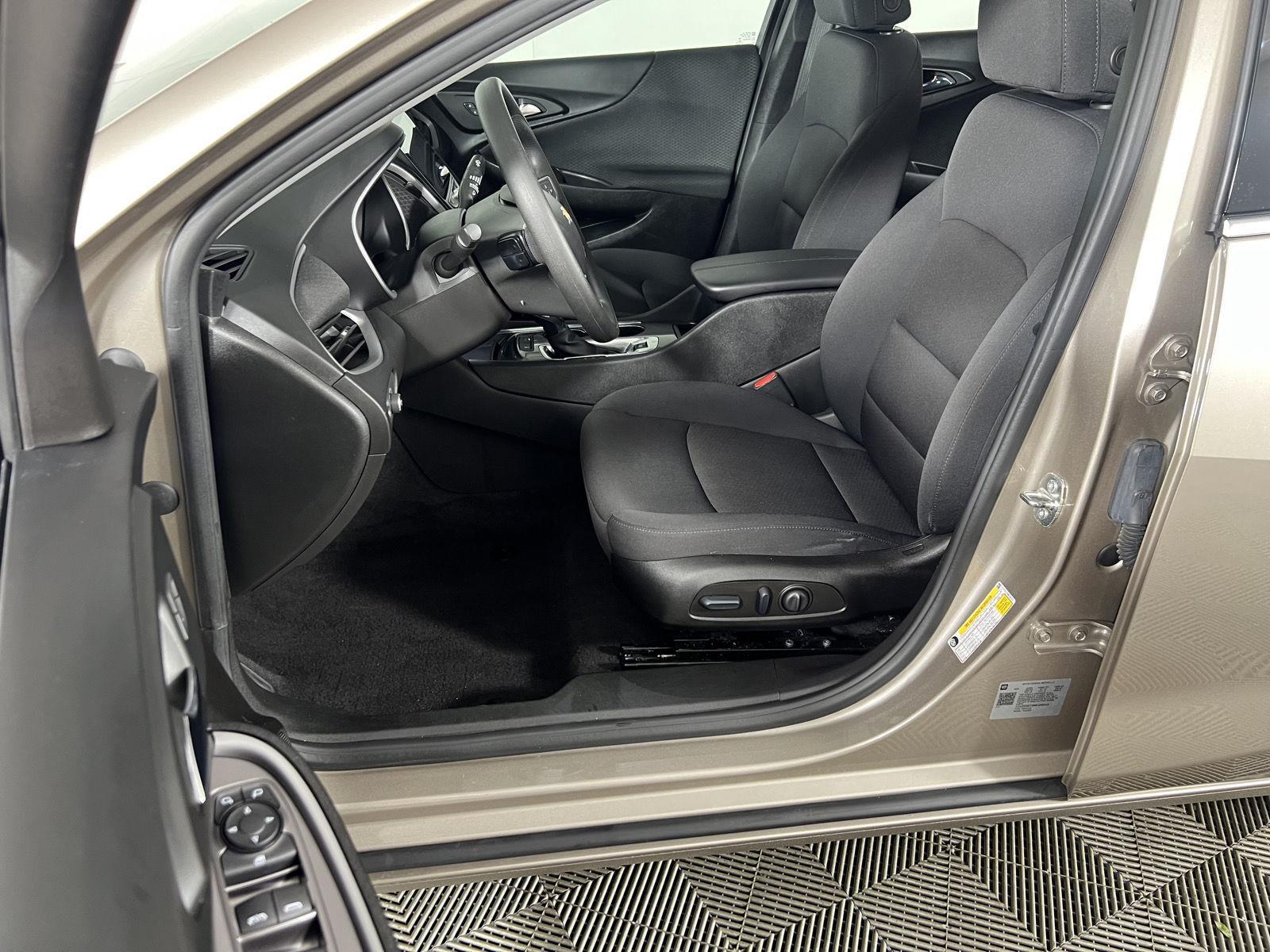 Used 2022 Mineral Gray Metallic Chevrolet LT image 22