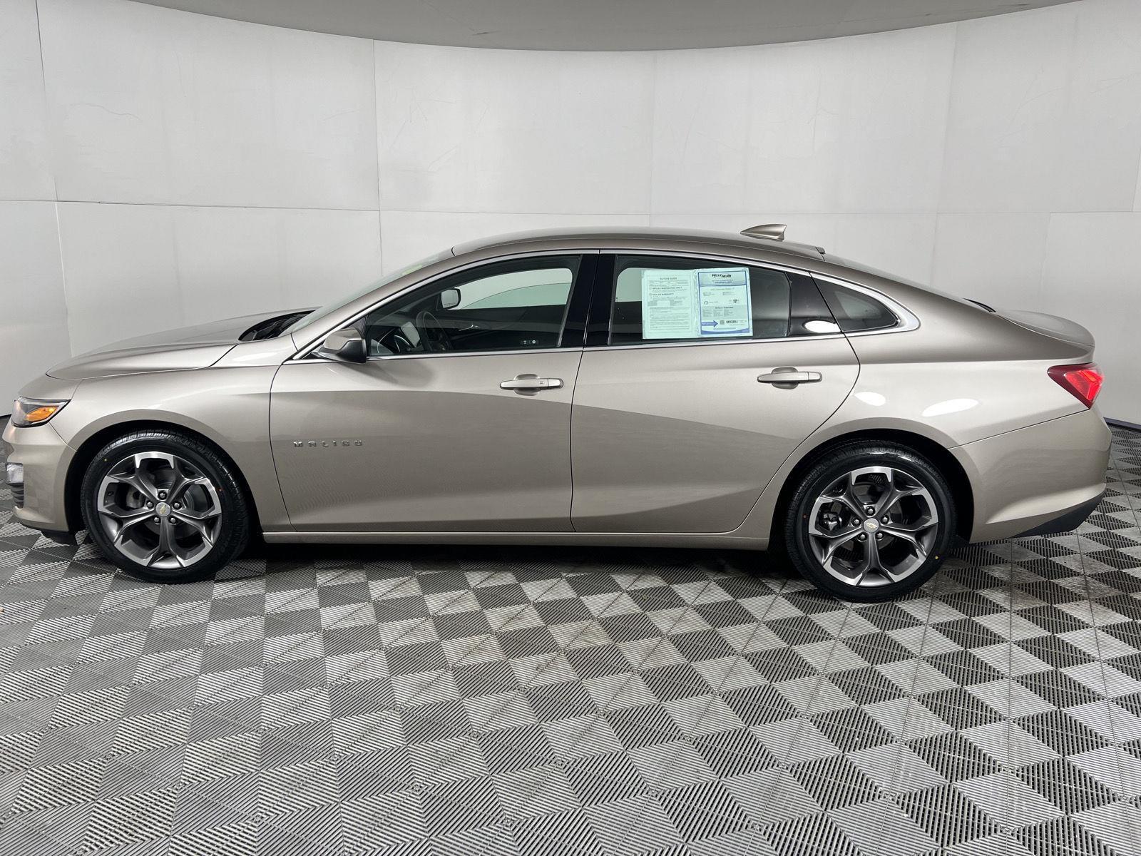 Used 2022 Mineral Gray Metallic Chevrolet LT image 27