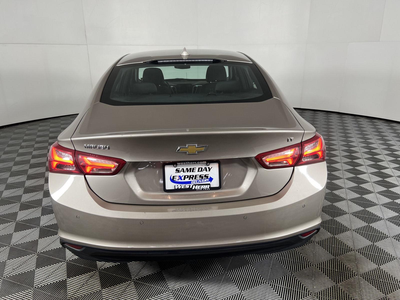 Used 2022 Mineral Gray Metallic Chevrolet LT image 35