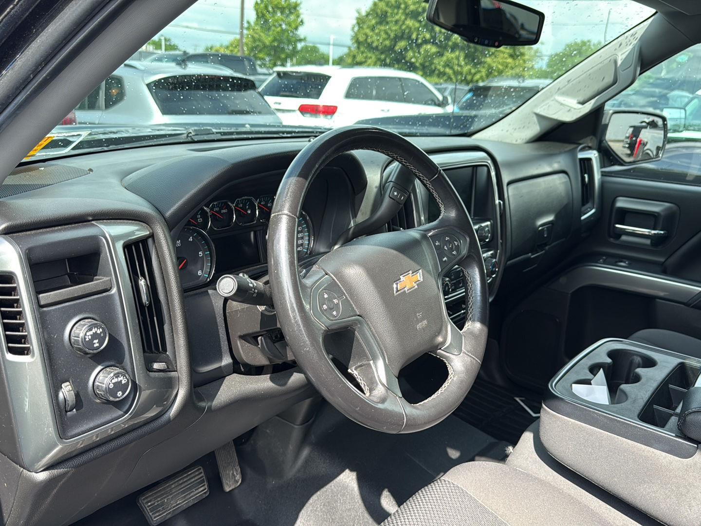 Used 2018 Black Chevrolet LT image 4