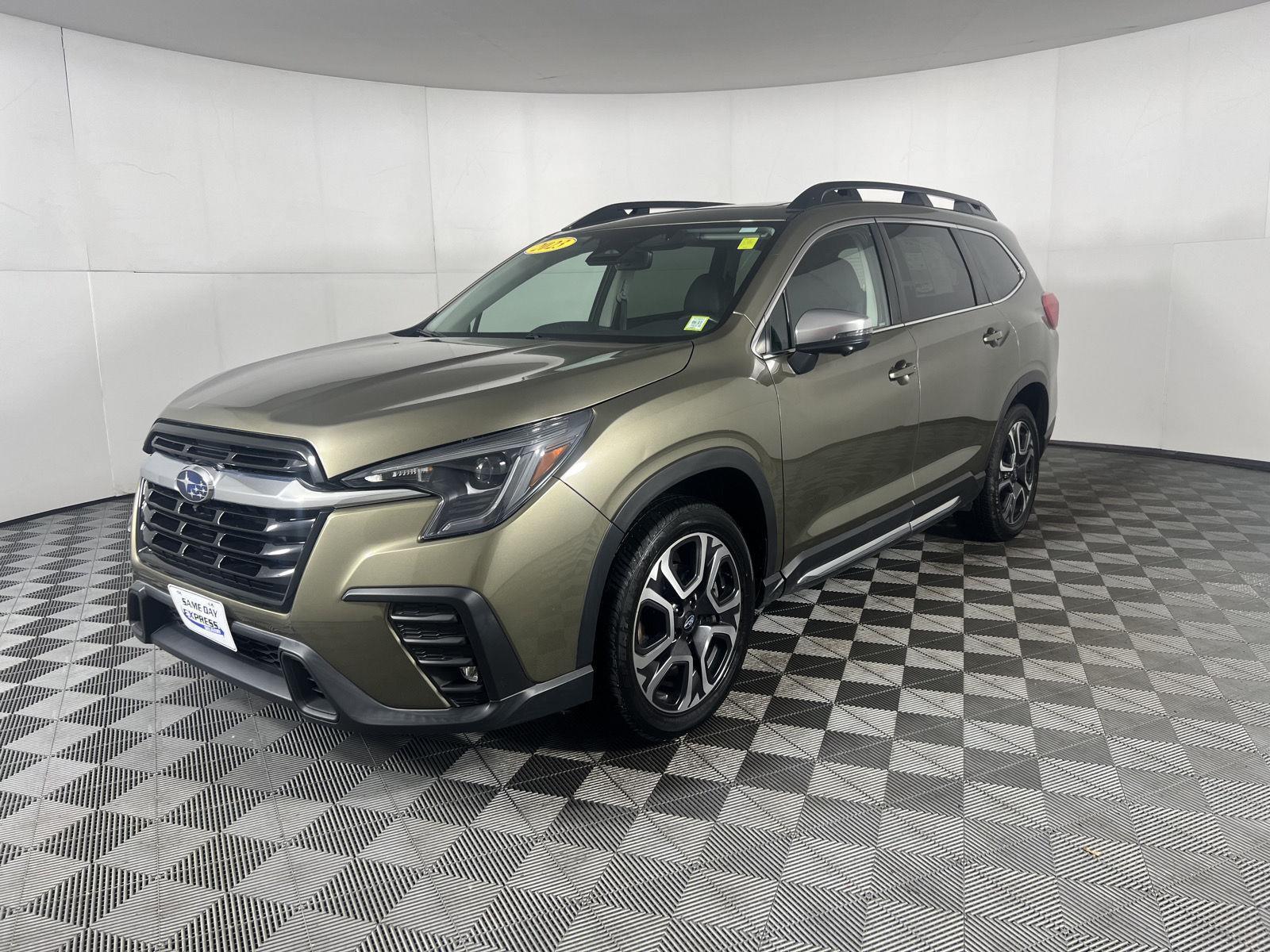 Used 2023 Autumn Green Metallic Subaru Limited image 32