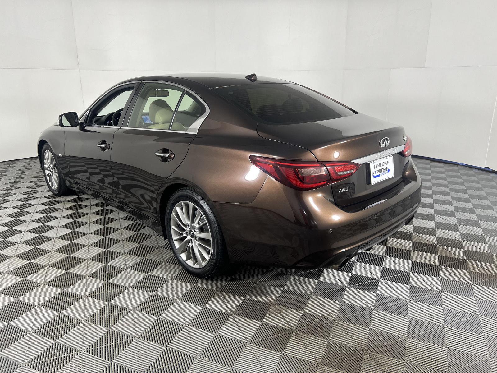 Used 2018 Mocha Almond INFINITI 3.0t LUXE image 3