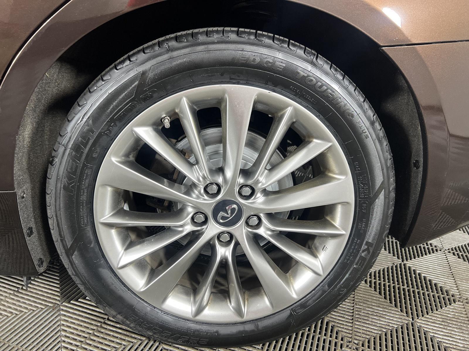 Used 2018 Mocha Almond INFINITI 3.0t LUXE image 15