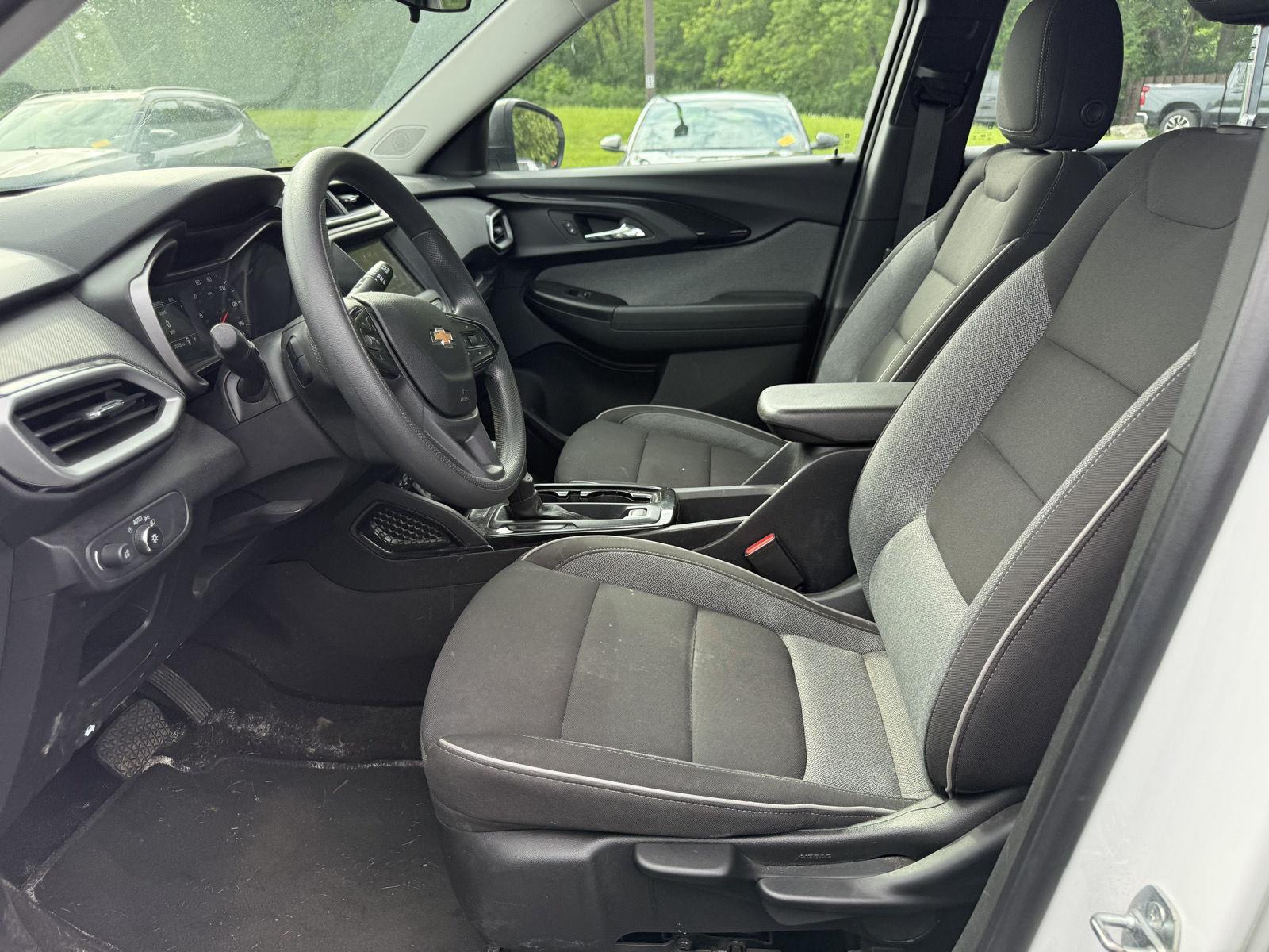Used 2023 Summit White Chevrolet LS image 3