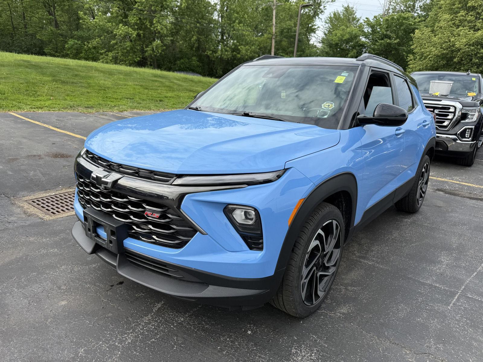 Used 2024 Fountain Blue Chevrolet RS image 2