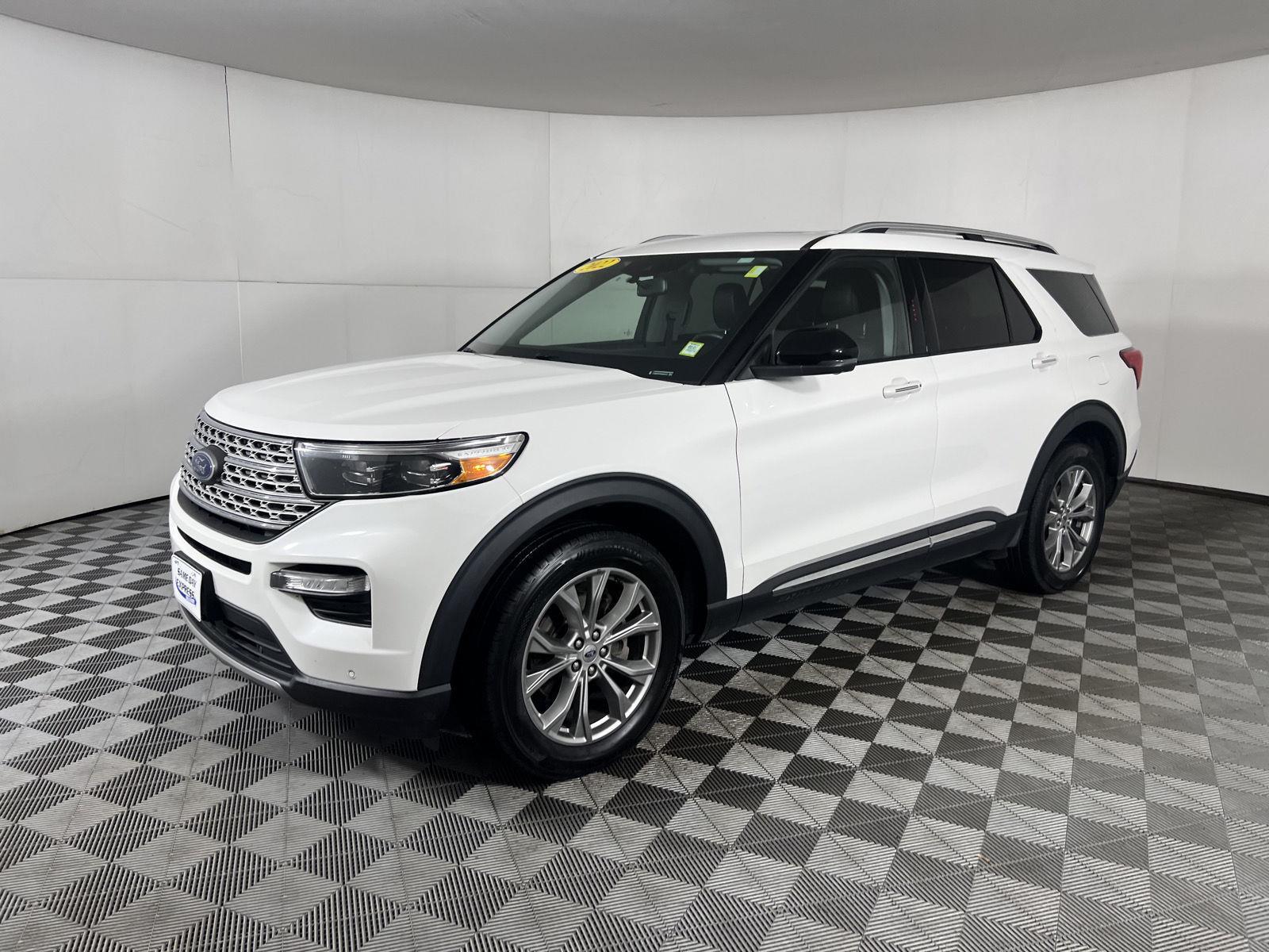 Used 2022 White Metallic Ford Limited image 36