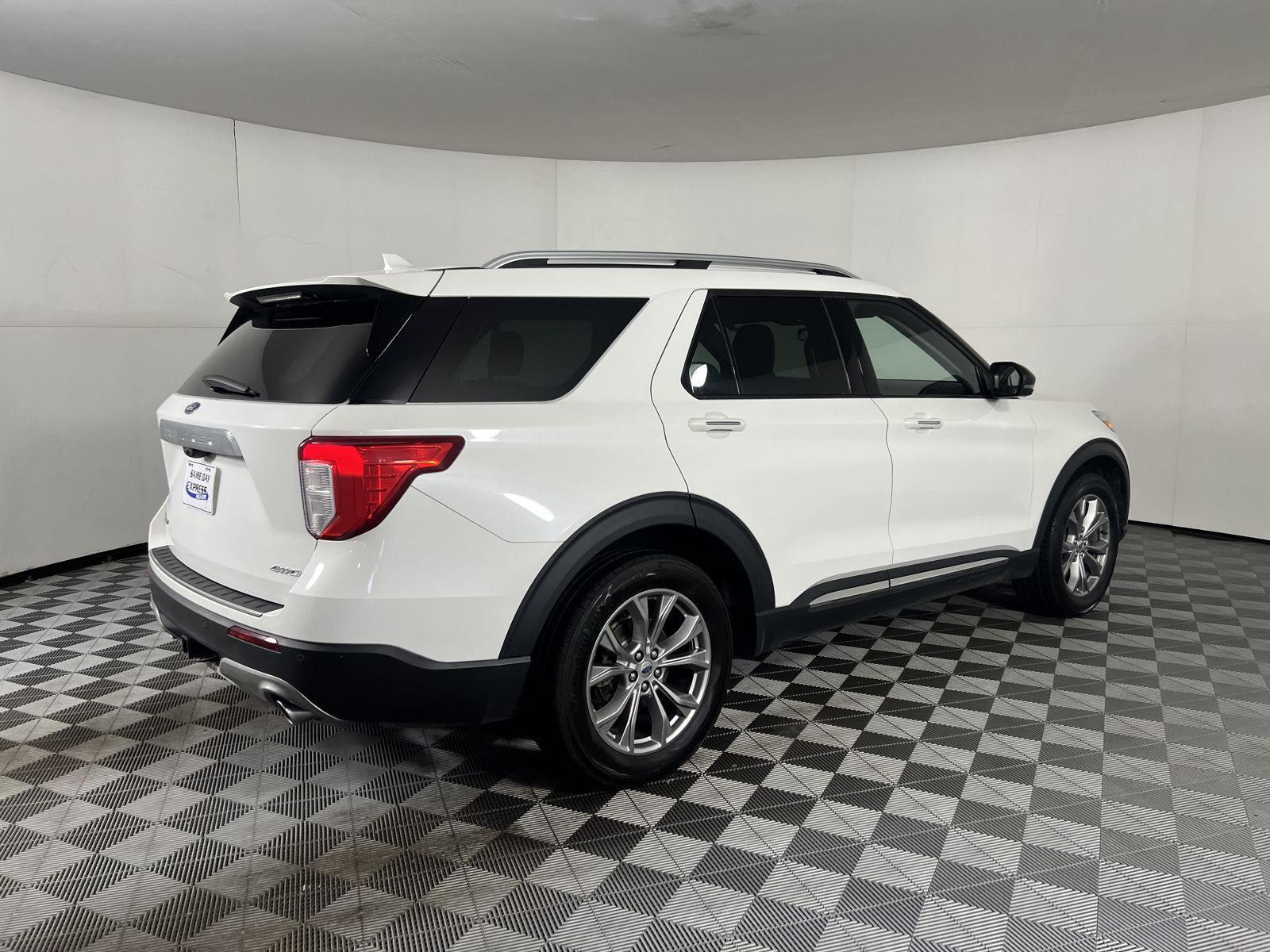 Used 2022 White Metallic Ford Limited image 43