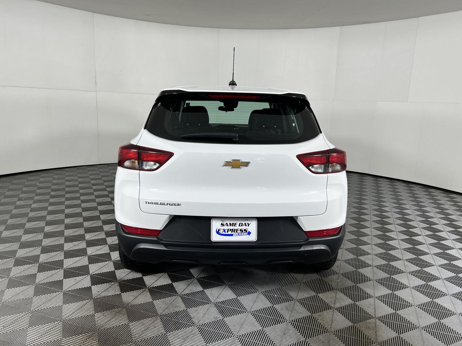 Used 2023 Summit White Chevrolet LS image 27