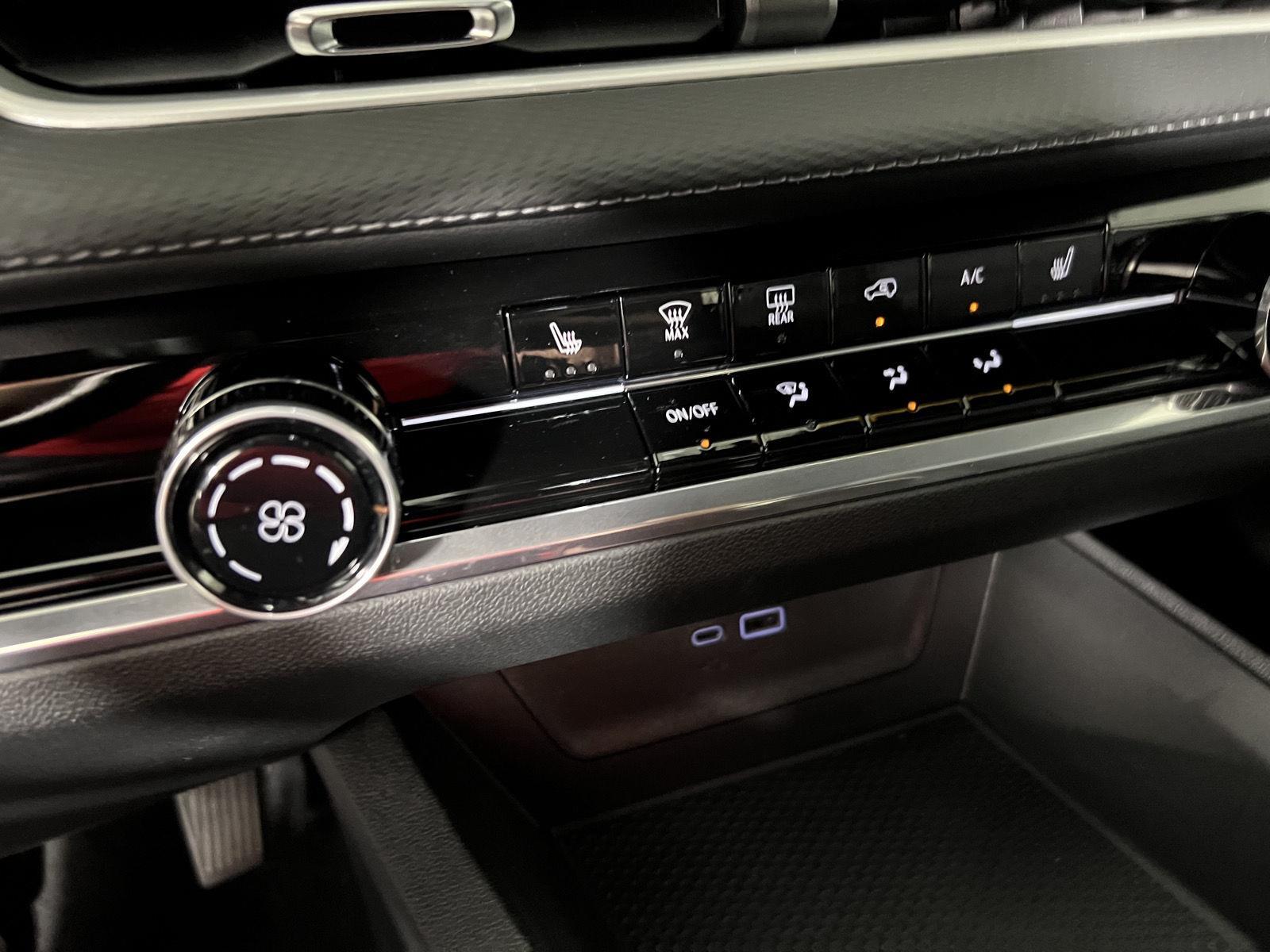 Used 2025 Mosaic Black Metallic Chevrolet AWD LT image 20