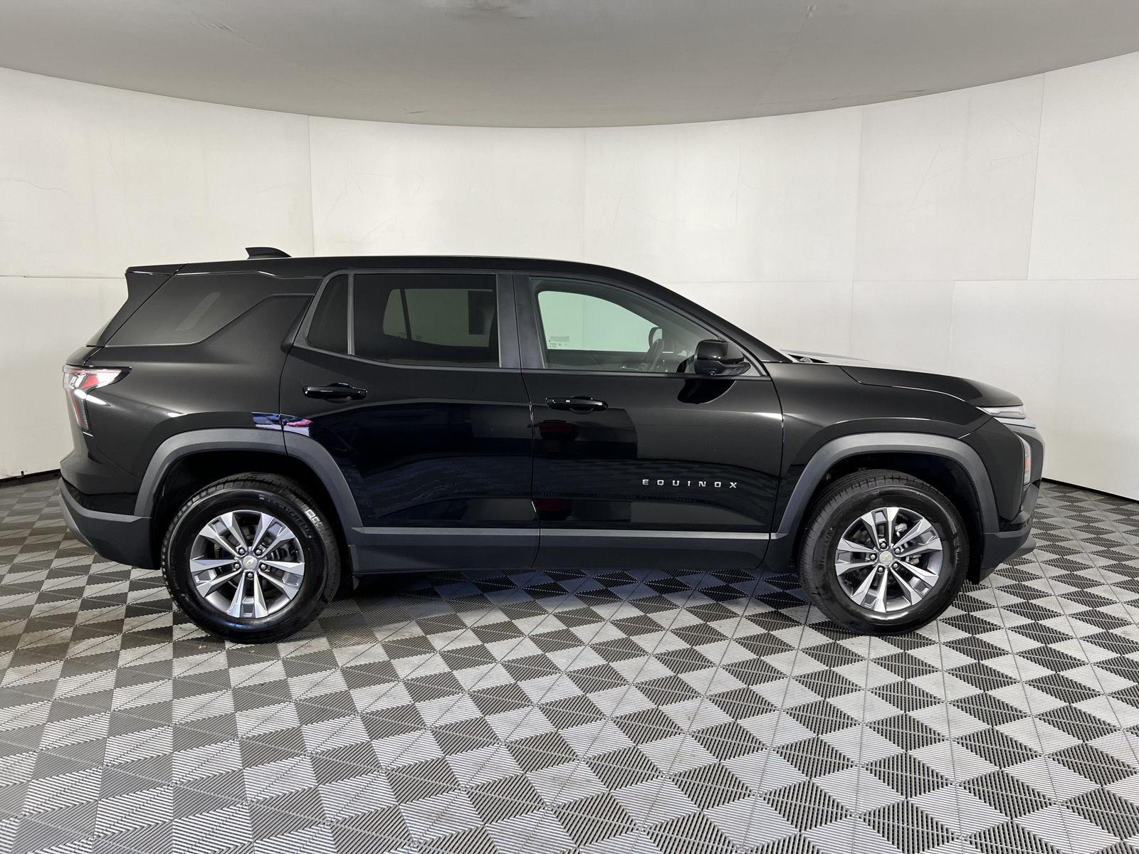 Used 2025 Mosaic Black Metallic Chevrolet AWD LT image 35