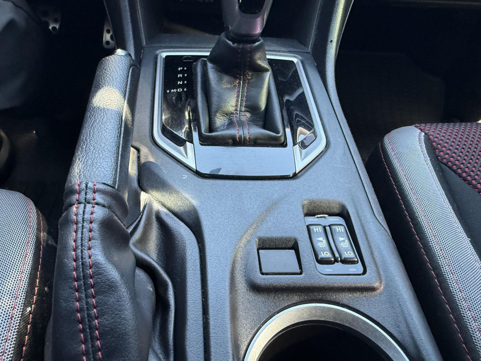 Used 2022  Subaru  image 6