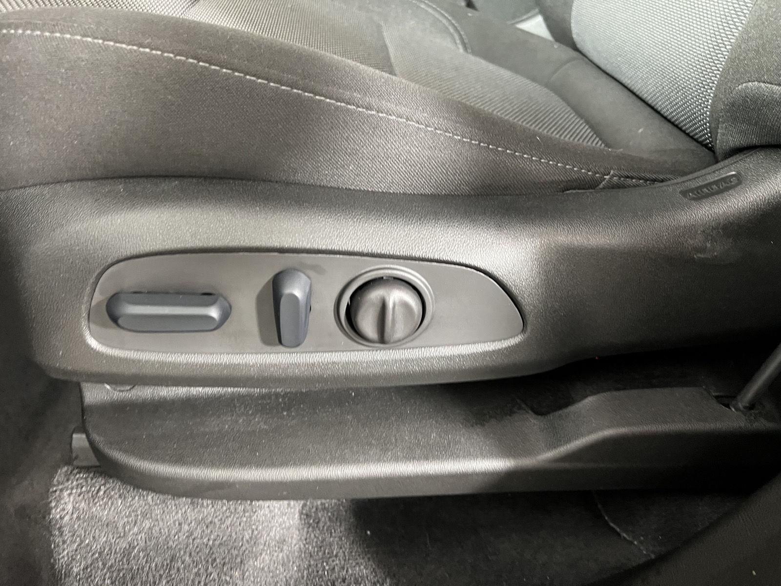 Used 2023 Mosaic Black Metallic Chevrolet LT Cloth image 14